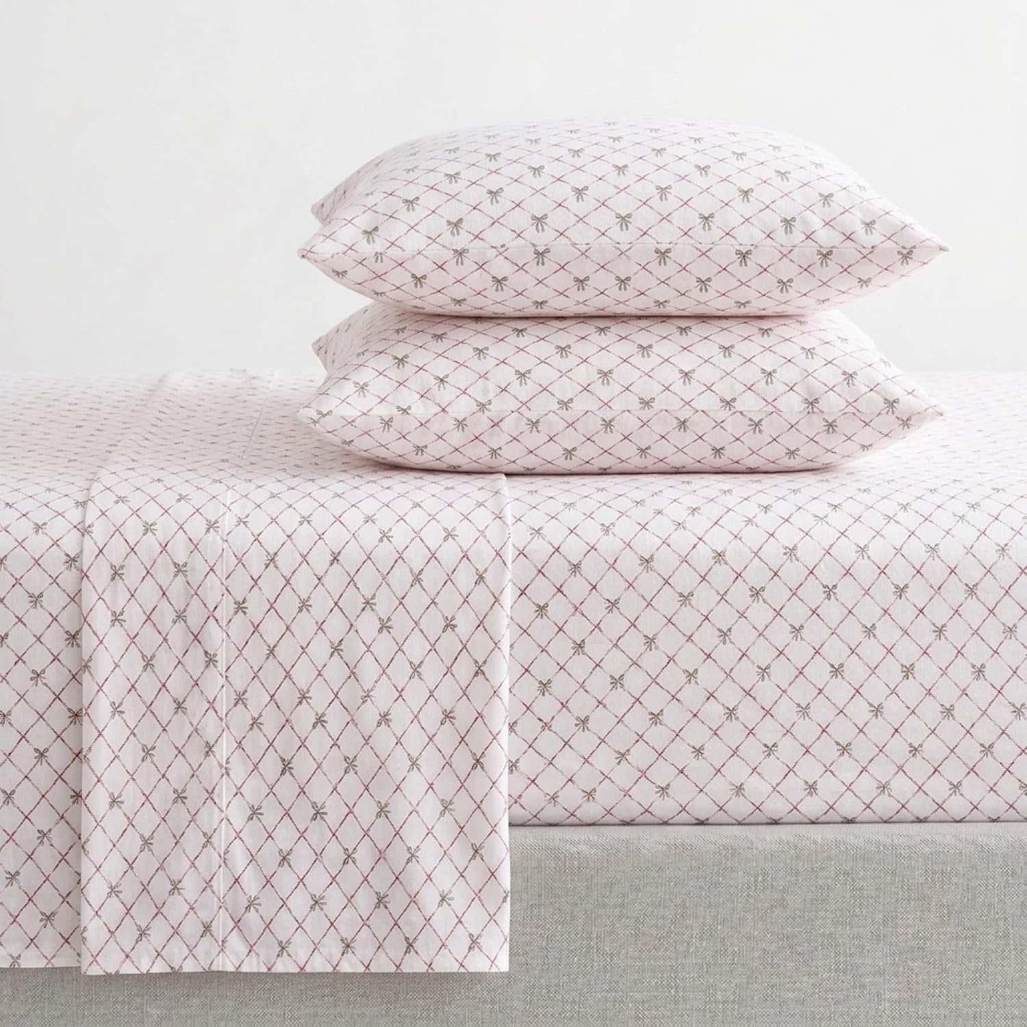 image:imageMartha Stewart Holiday Twin Cotton Flannel Sheet Set with PillowcaseHoliday Bows Red