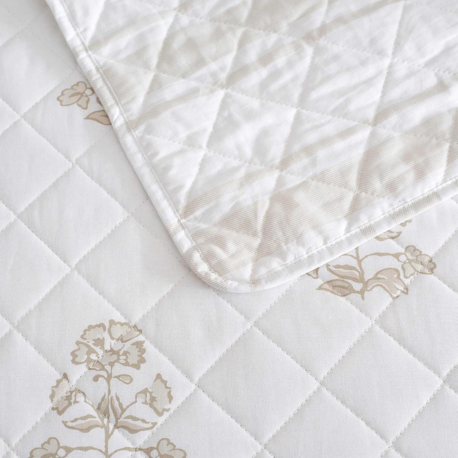 image:imageMartha Stewart Queen Quilt Set with Shams Reversible Floral BeddingFlower Block Beige