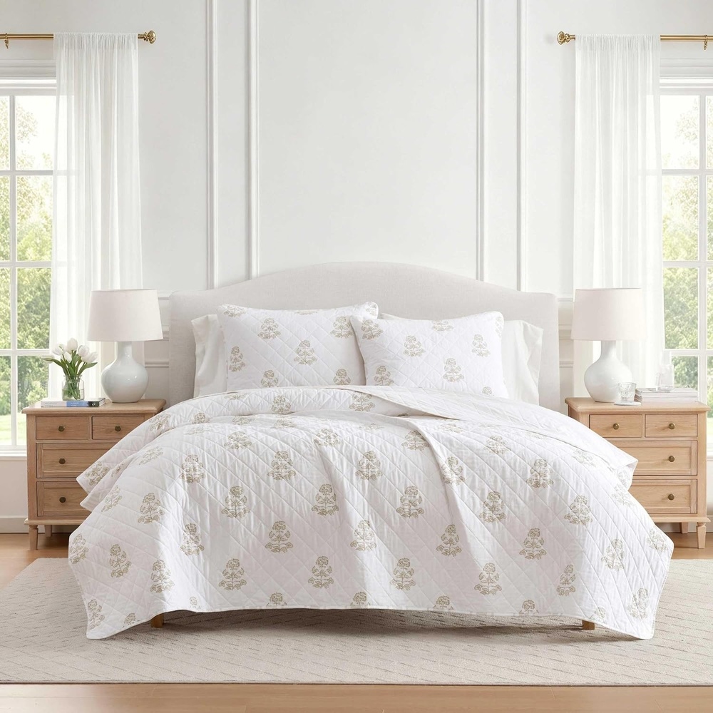 image:imageMartha Stewart Queen Quilt Set with Shams Reversible Floral BeddingFlower Block Beige